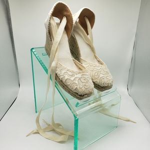 Soludo's Espadrille Ivory Lace Wedge Sandels EUC